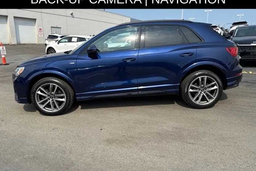 2022 Audi Q3 S line Premium Plus photo 1
