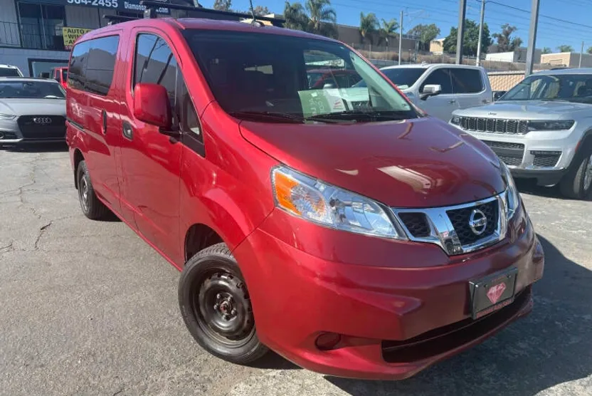 2019 Nissan NV200 SV photo 1