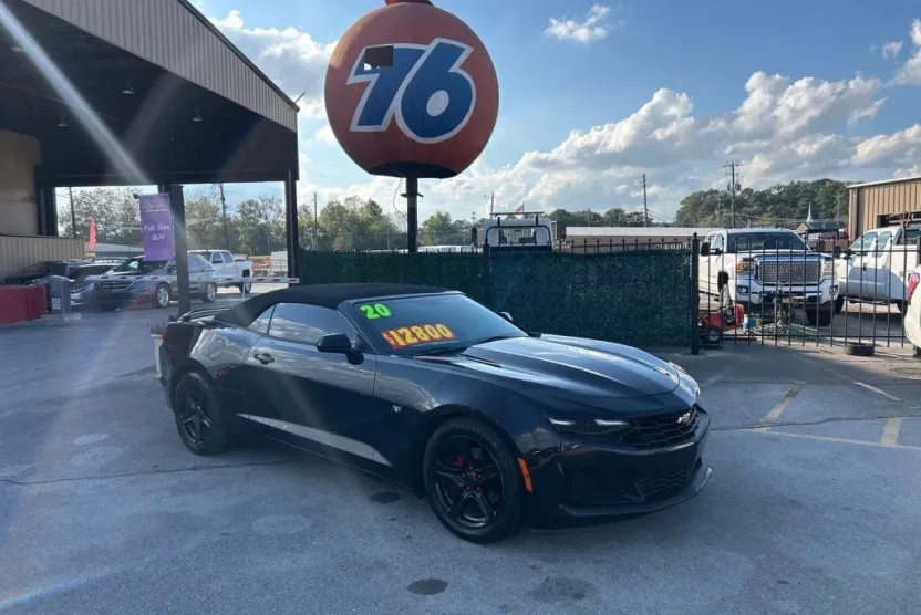 2020 Chevrolet Camaro 1LT photo 1