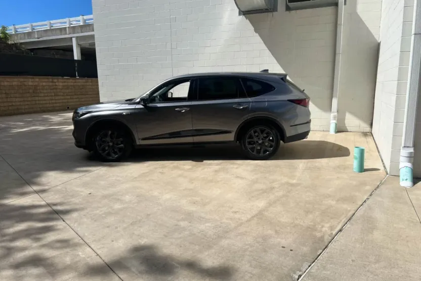 2022 Acura MDX SH-AWD A-Spec photo 1