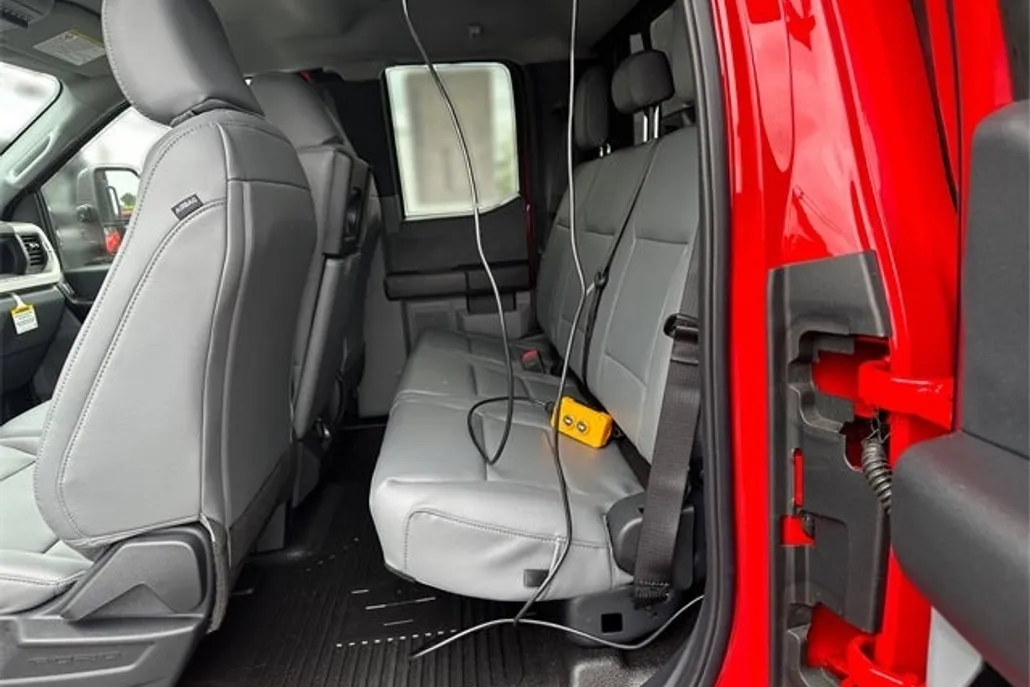 2025 Ford F-550 photo 1