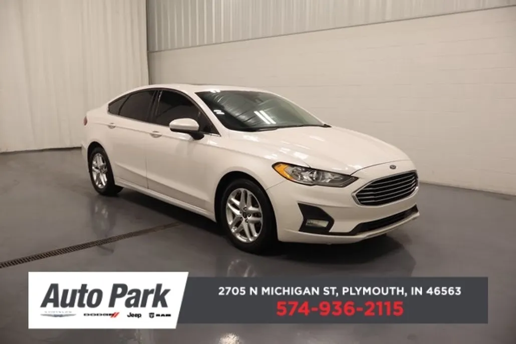 2020 Ford Fusion SE photo 1
