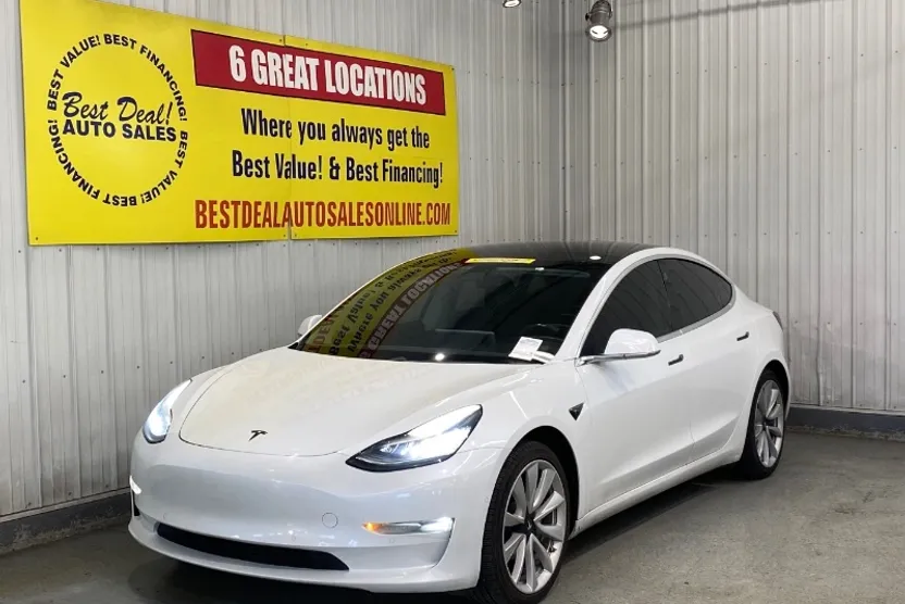 2018 Tesla Model 3 Long Range photo 1