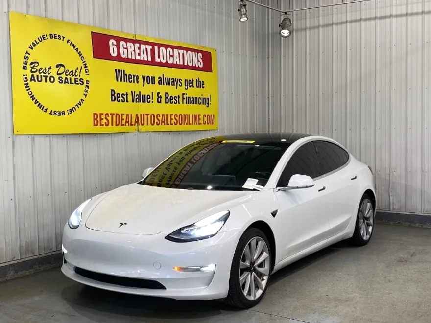 2018 Tesla Model 3 Long Range photo 1