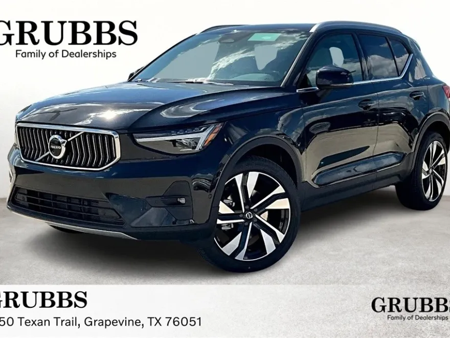 2025 Volvo XC40 photo 1
