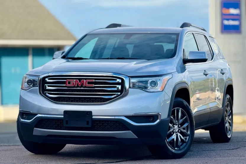 2017 Gmc Acadia SLT photo 1