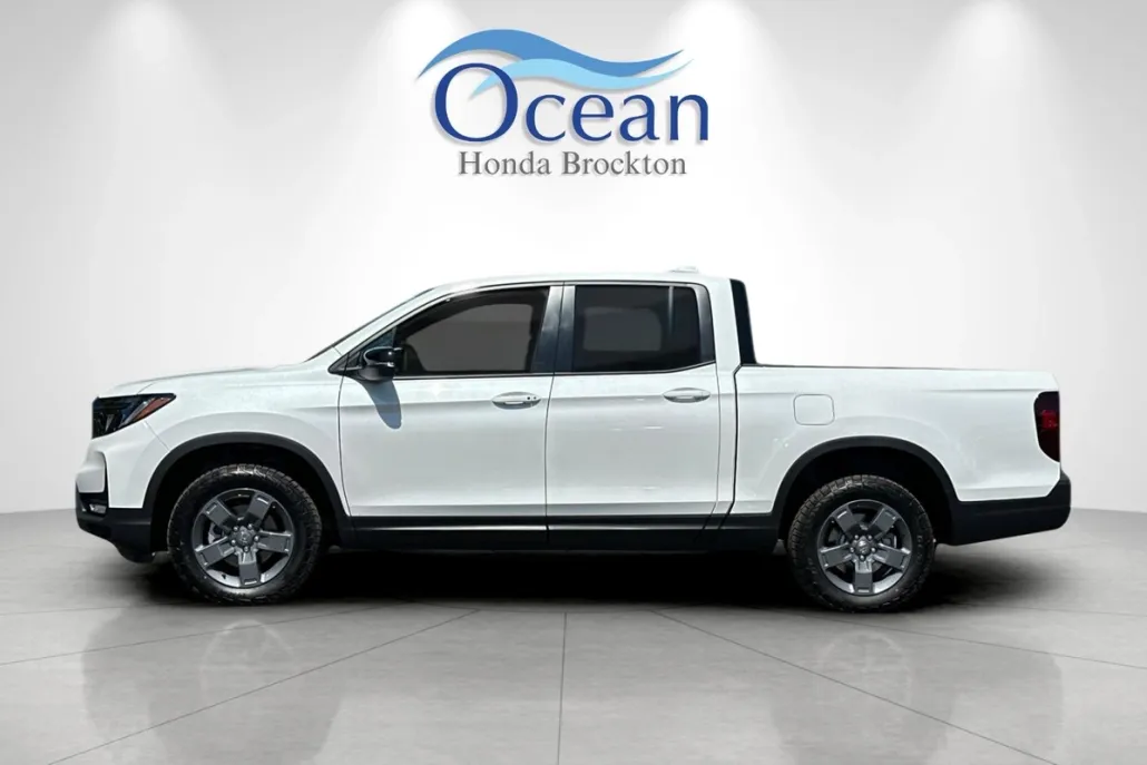 2025 Honda Ridgeline TrailSport photo 1