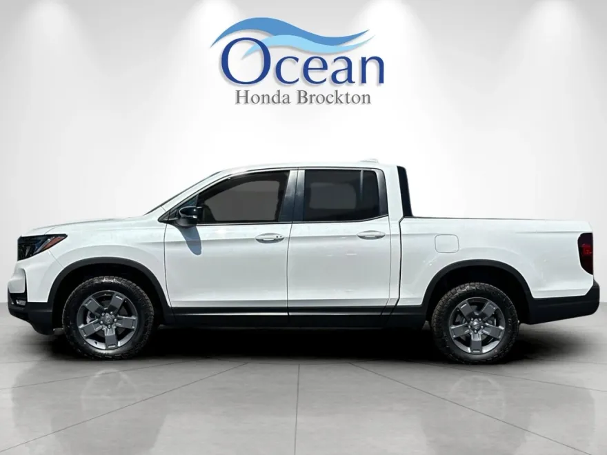 2025 Honda Ridgeline TrailSport photo 1