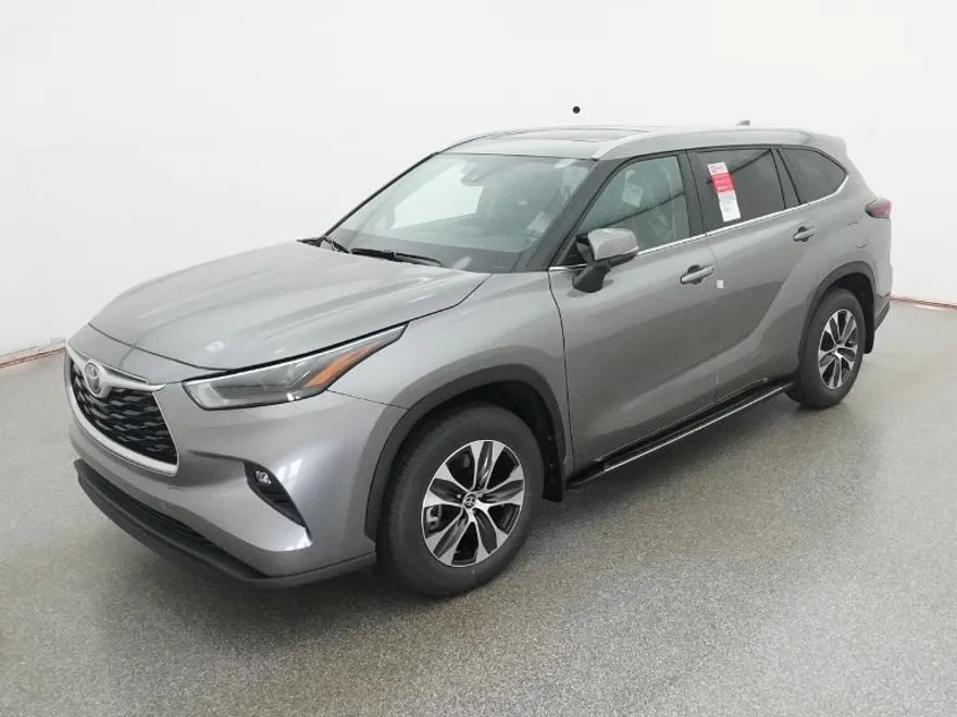 2025 Toyota Highlander XLE Limited photo 1