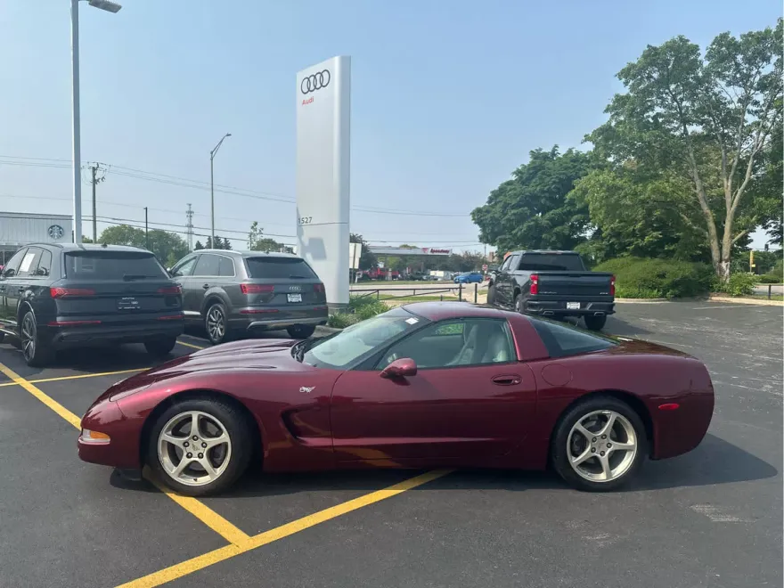 2003 Chevrolet Corvette photo 1
