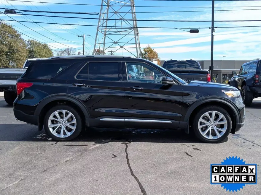 2022 Ford Explorer Platinum photo 1