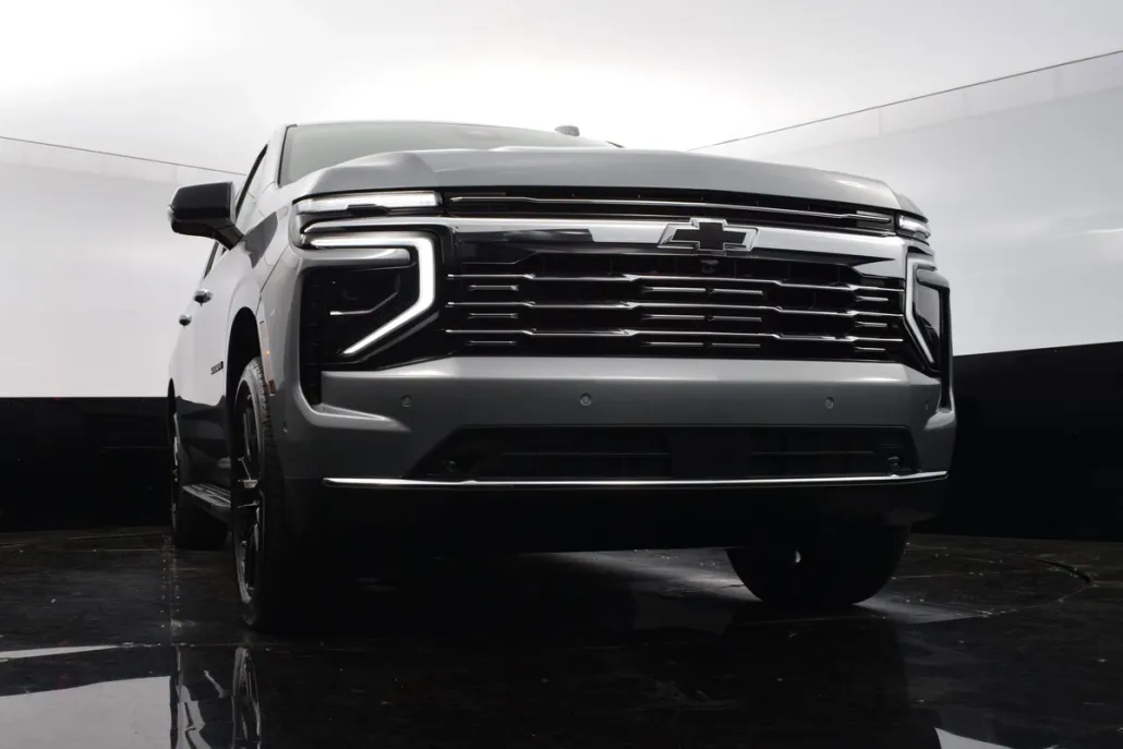 2025 Chevrolet Suburban Premier photo 1