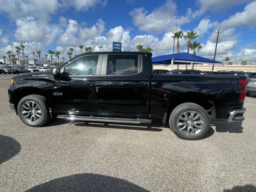 2026 Chevrolet Silverado 1500 LT photo 1