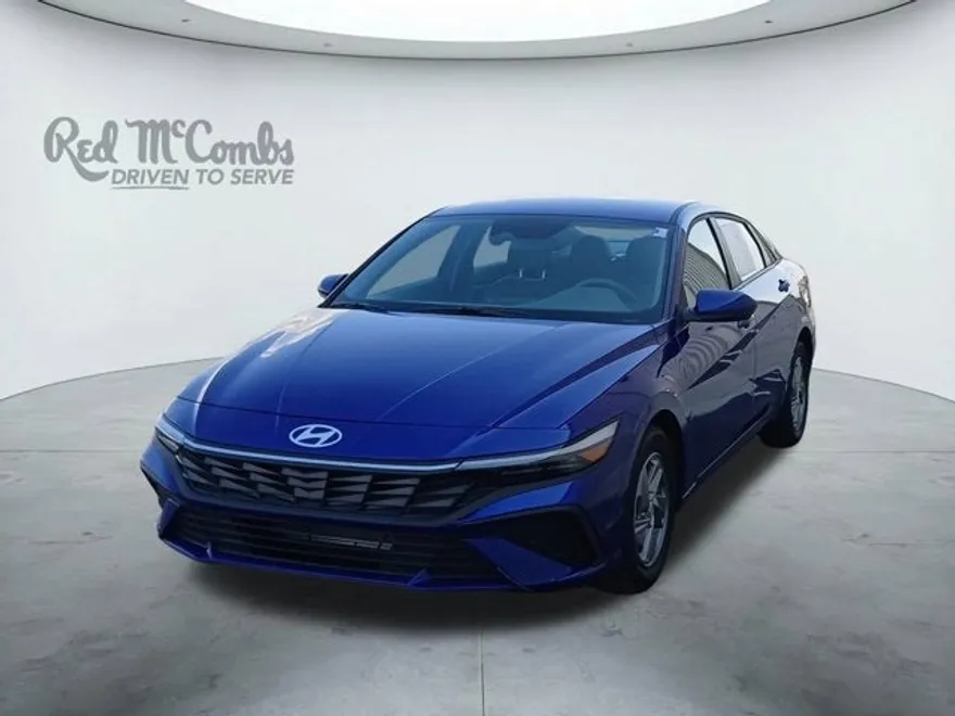 2025 Hyundai Elantra SE photo 1