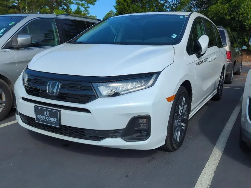 2025 Honda Odyssey Touring photo 1