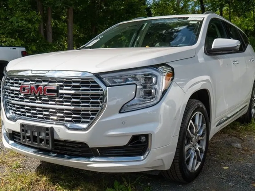 2022 Gmc Terrain Denali photo 1