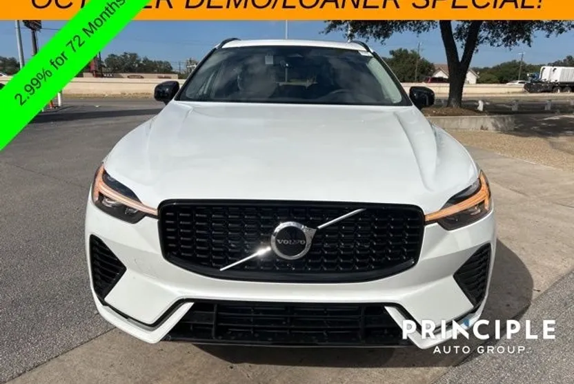 2025 Volvo XC60 Hybrid T8 Core photo 1