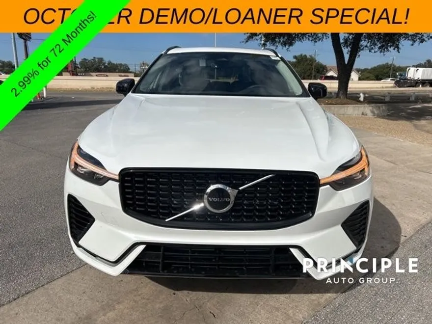 2025 Volvo XC60 Hybrid T8 Core photo 1