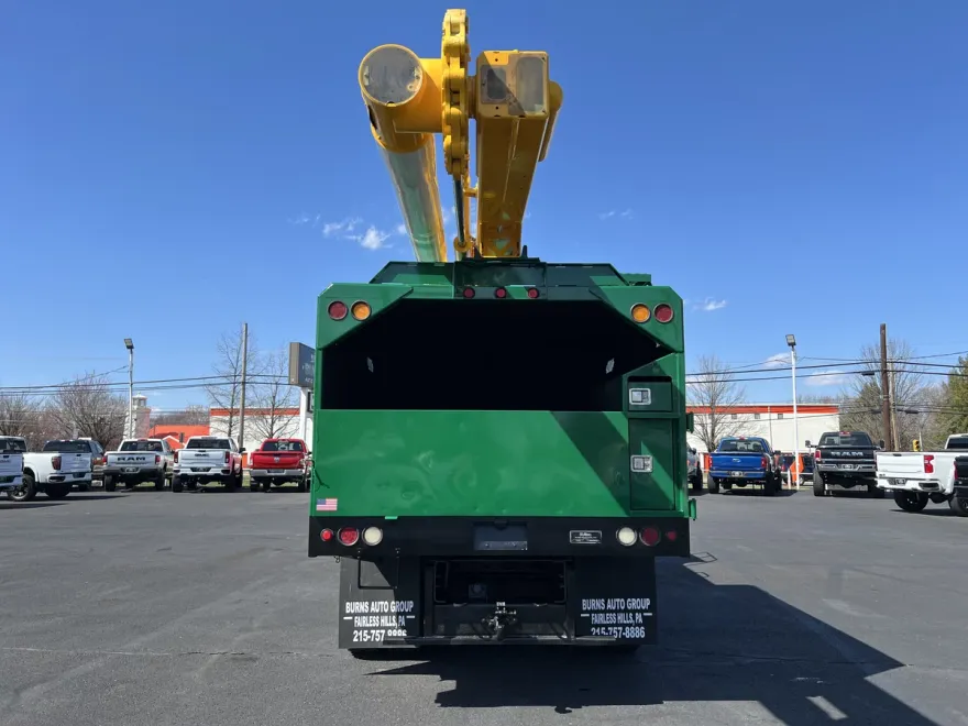 2015 Ford F-750 photo 1