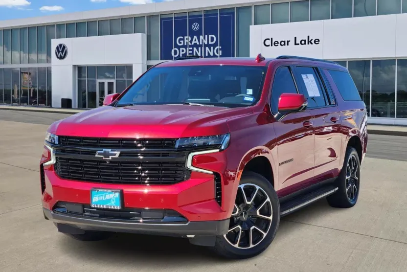 2023 Chevrolet Suburban RST photo 1