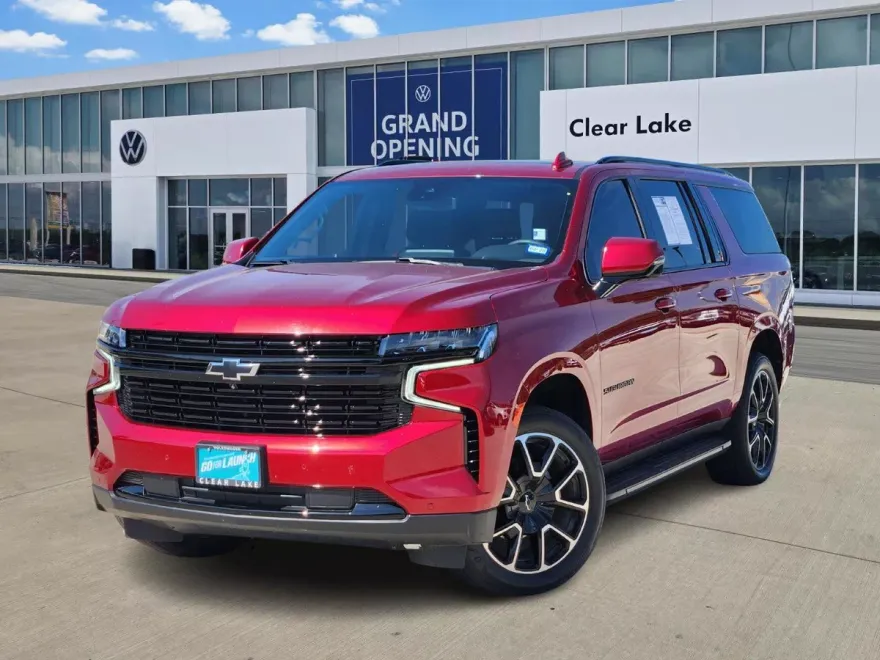 2023 Chevrolet Suburban RST photo 1