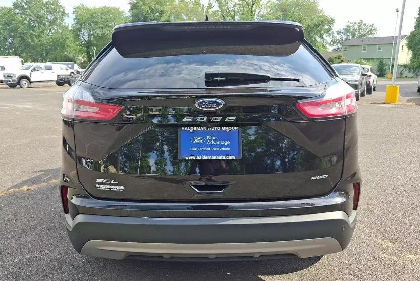 2024 Ford Edge SEL photo 1