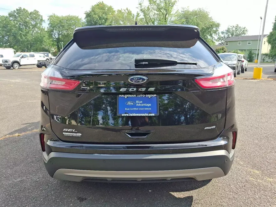 2024 Ford Edge SEL photo 1