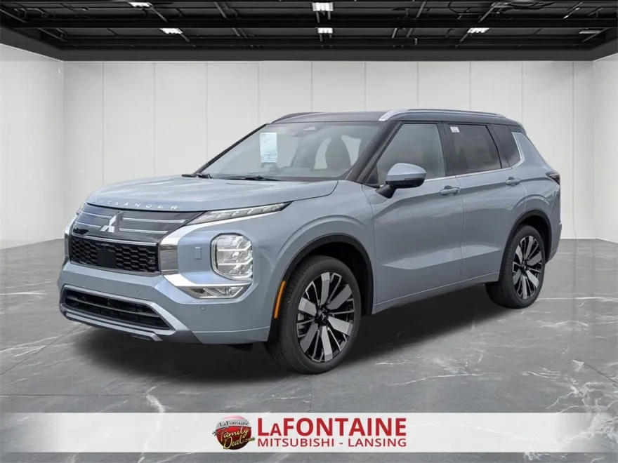 2025 Mitsubishi Outlander SEL photo 1
