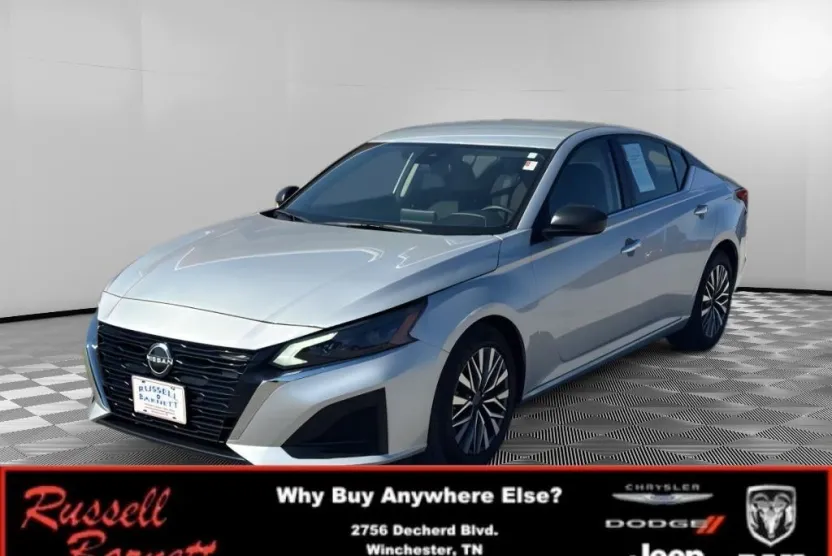 2024 Nissan Altima 2.5 SV photo 1