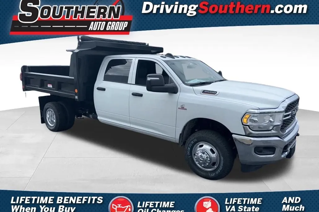 2024 Ram 3500 Tradesman photo 1
