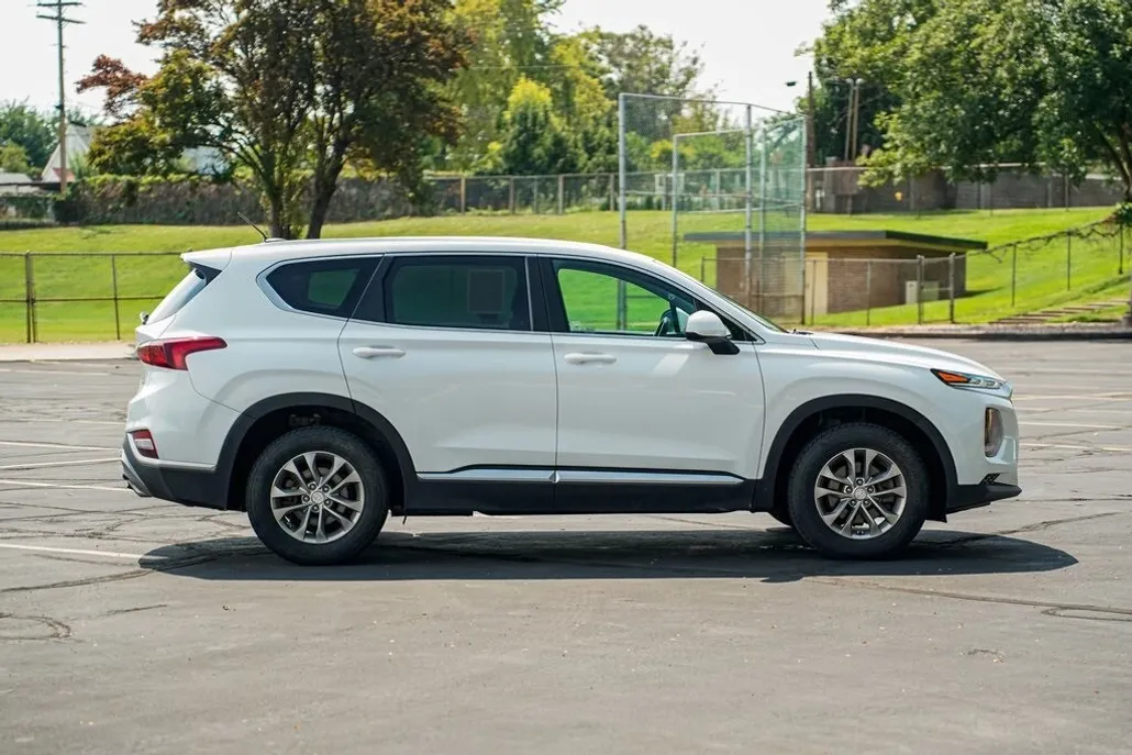 2019 Hyundai Santa Fe SE photo 1