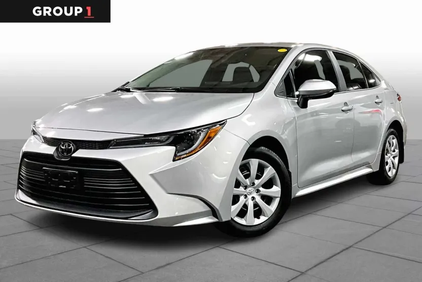 2024 Toyota Corolla LE photo 1