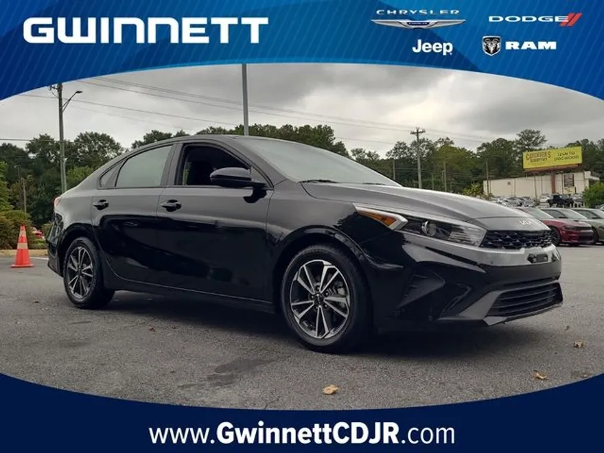 2023 Kia Forte LXS photo 1
