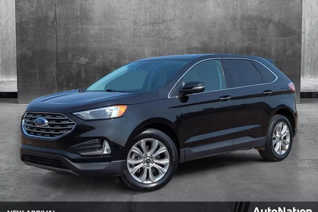 2024 Ford Edge Titanium photo 1