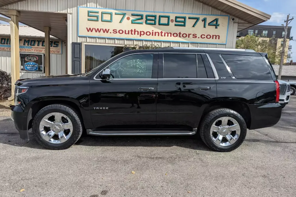 2016 Chevrolet Tahoe LTZ photo 1