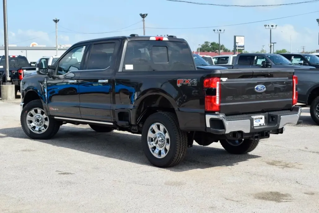 2025 Ford F-250 photo 1