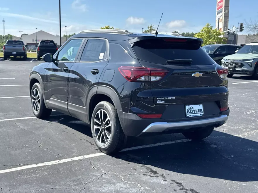 2026 Chevrolet Trailblazer LT photo 1