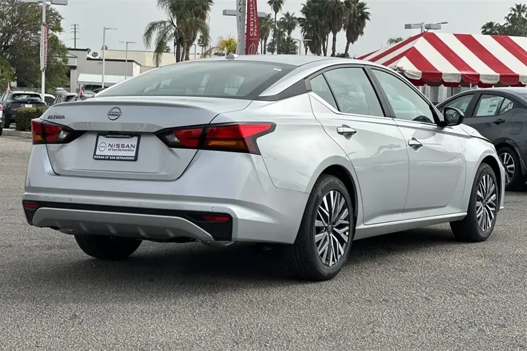 2025 Nissan Altima 2.5 SV photo 1