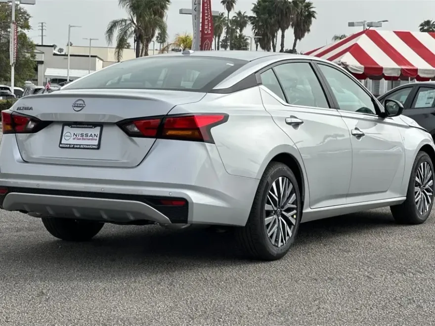 2025 Nissan Altima 2.5 SV photo 1
