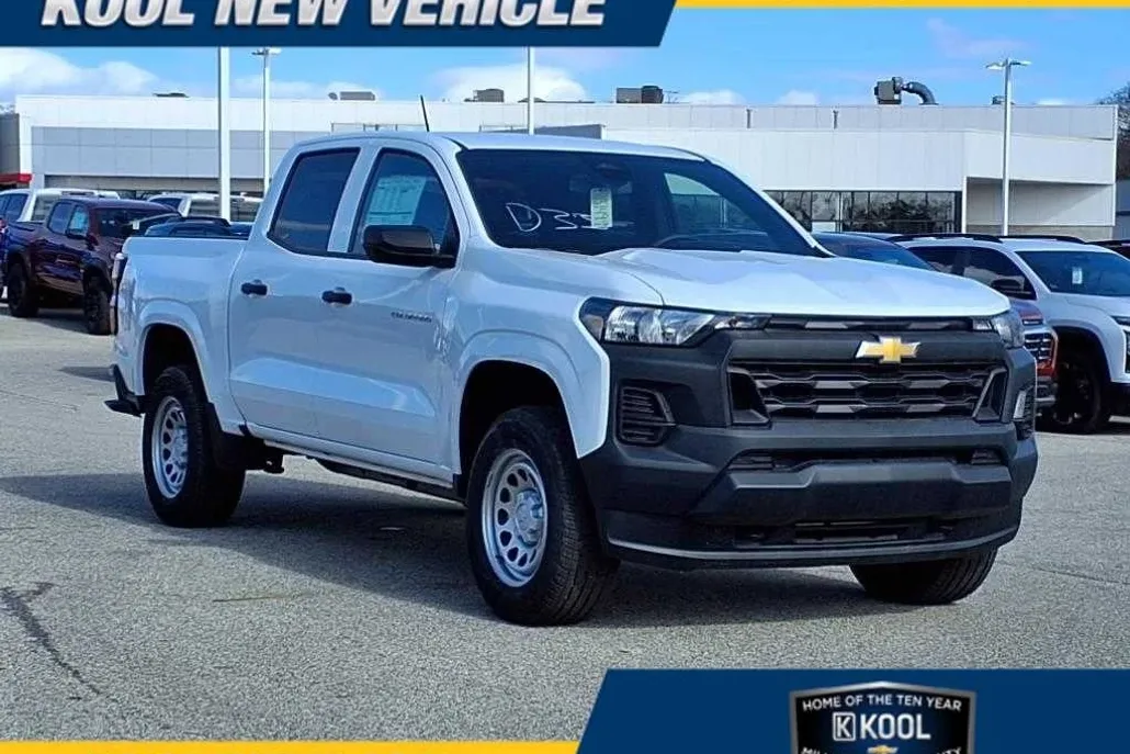 2025 Chevrolet Colorado LT photo 1