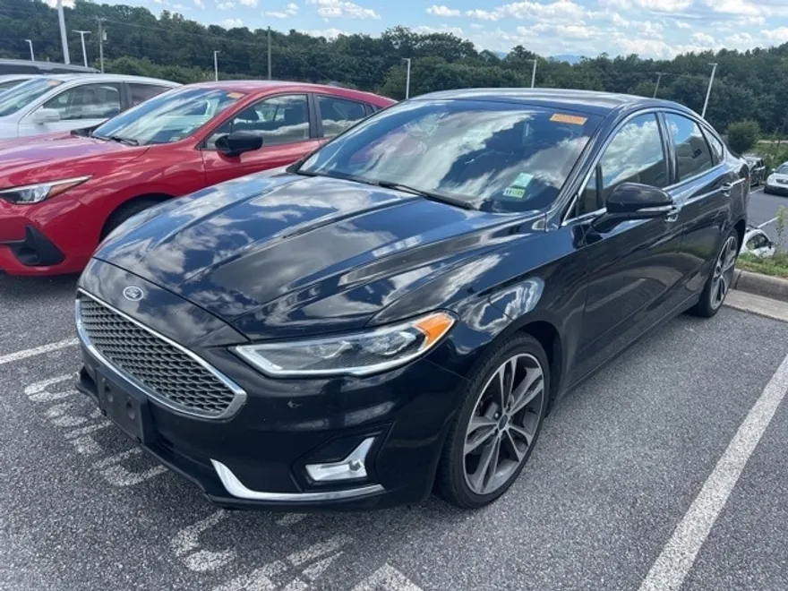 2019 Ford Fusion Titanium photo 1