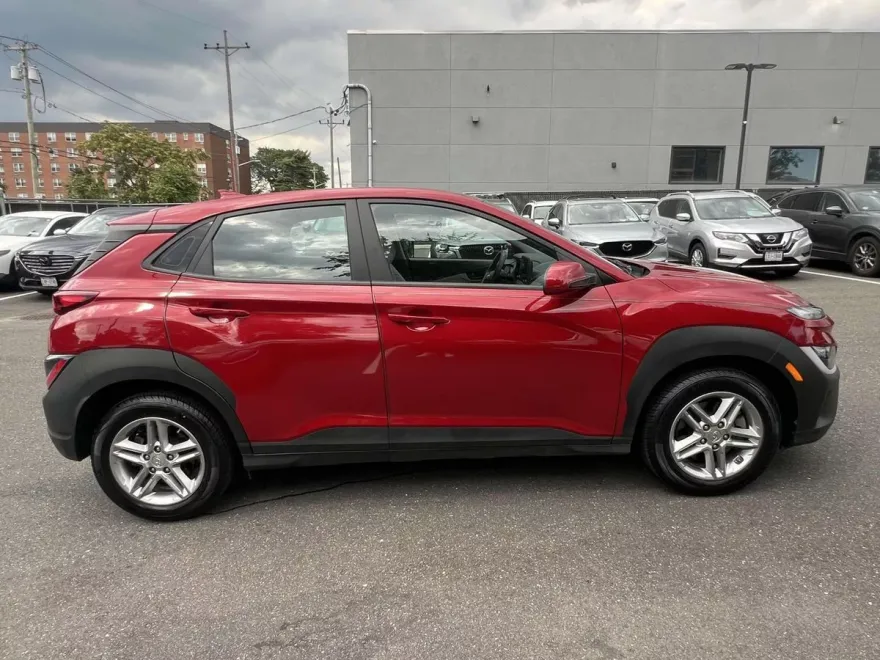 2022 Hyundai Kona SE photo 1
