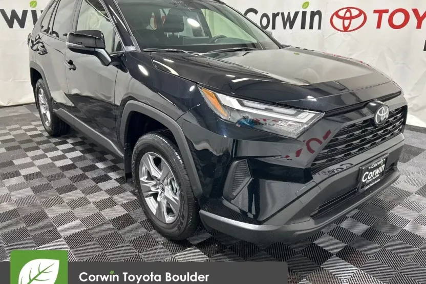 2025 Toyota RAV4 Hybrid XLE photo 1