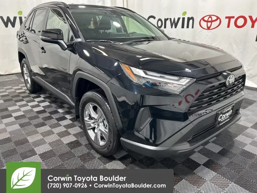 2025 Toyota RAV4 Hybrid XLE photo 1