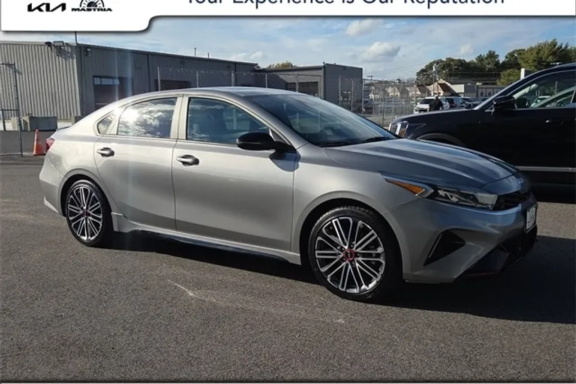 2023 Kia Forte GT photo 1