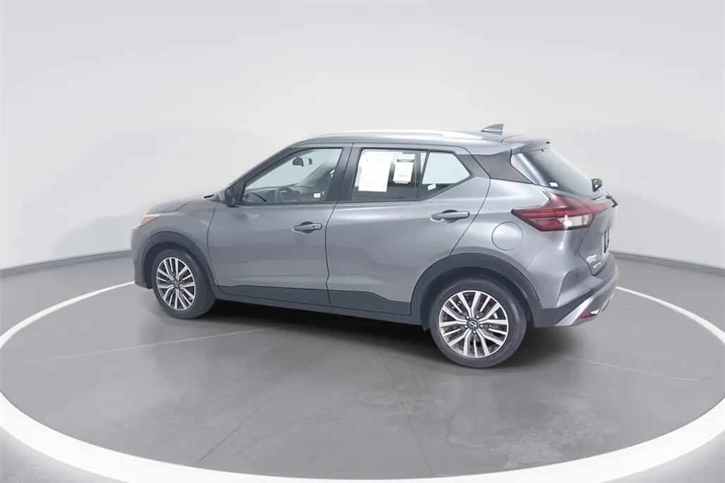 2024 Nissan Kicks SV photo 1