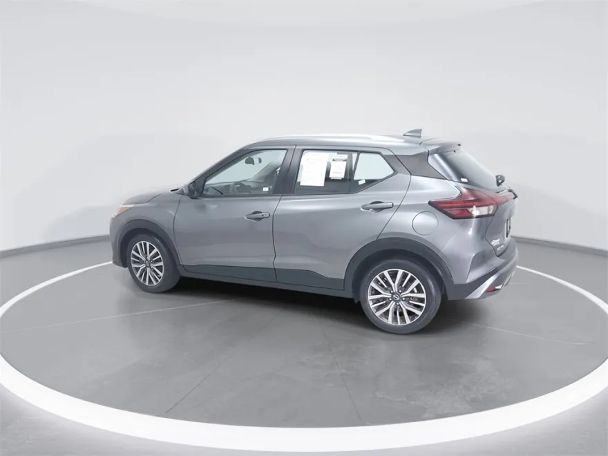 2024 Nissan Kicks SV photo 1