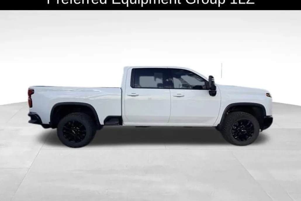 2025 Chevrolet Silverado 3500HD LTZ photo 1