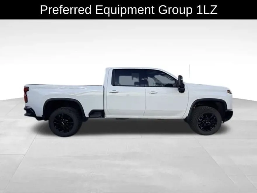 2025 Chevrolet Silverado 3500HD LTZ photo 1