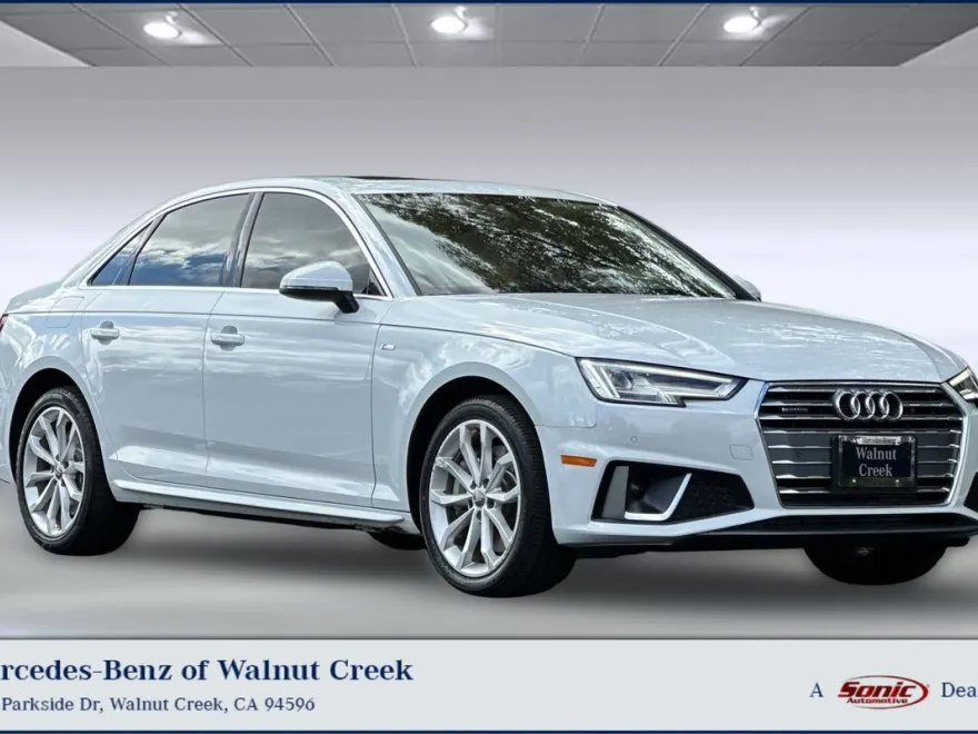 2019 Audi A4 Premium Plus 45 TFSI Quattro photo 1